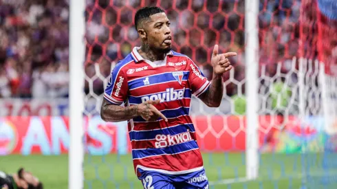 CE - FORTALEZA - 31/08/2023 - COPA SUL-AMERICANA 2023, FORTALEZA X AMERICA-MG - Marinho jogador do Fortaleza comemora seu gol durante partida contra o America-MG no estadio Arena Castelao pelo campeonato Copa Sul-Americana 2023. Foto: Lucas Emanuel/AGIF