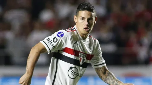 James se desculpando e mais: Tudo sobre os bastidores do SPFC após eliminação<br />
- Foto: Miguel Schincariol/Getty Images