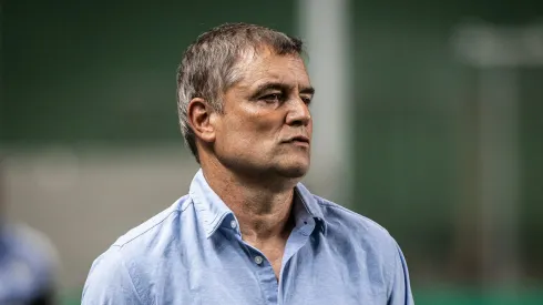 Não joga no Santos: Aguirre descarta utilizar e meia é liberado para fechar com novo clube