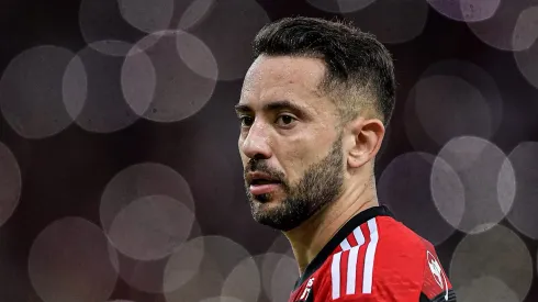 RJ - RIO DE JANEIRO - 11/06/2023 - BRASILEIRO A 2023, FLAMENGO X GREMIO - Everton Ribeiro jogador do Flamengo durante partida contra o Gremio no estadio Maracana pelo campeonato BRASILEIRO A 2023. Foto: Thiago Ribeiro/AGIF