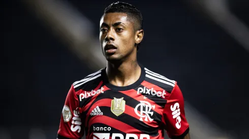 SP - SANTOS - 25/06/2023 - BRASILEIRO A 2023, SANTOS X FLAMENGO - Bruno Henrique jogador do Flamengo durante partida contra o Santos no estadio Vila Belmiro pelo campeonato BRASILEIRO A 2023. Foto: Abner Dourado/AGIF