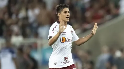 Foto: Jorge Rodrigues/AGIF – Gabriel Pirani, ex-jogador do Fluminense, comemorando gol durante partida contra o Flamengo no estadio Maracana pelo campeonato Carioca 2023.