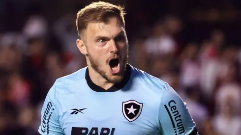 SP - SAO PAULO - 19/08/2023 - BRASILEIRO A 2023, SAO PAULO X BOTAFOGO - Lucas Perri goleiro do Botafogo durante partida contra o Sao Paulo no estadio Morumbi pelo campeonato Brasileiro A 2023. Foto: Marcello Zambrana/AGIF