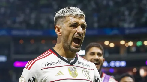 SAO PAULO, BRAZIL - JULY 08: Giorgian De Arrascaeta of Flamengo celebrates after scoring the team's first goal during a match between Palmeiras and Flamengo as part of Brasileirao 2023 at Allianz Parque on July 08, 2023 in Sao Paulo, Brazil. (Photo by Miguel Schincariol/Getty Images)