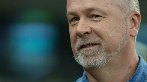 Foto: Marcelo Alvarenga/AGIF – Mano Menezes é uma das opções da oposição no Corinthians.