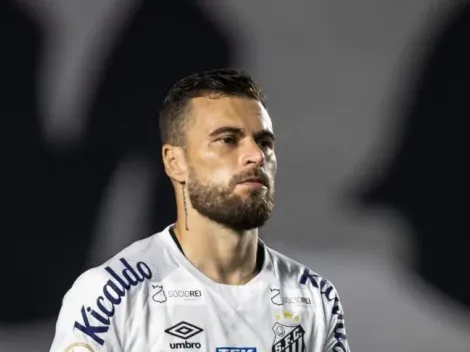 Lucas Lima é surpreendido em treino por Aguirre e decisão do treinador 'choca' torcida do Santos