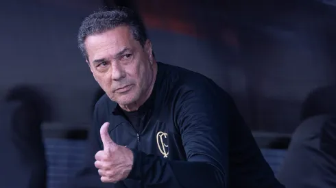 Luxemburgo autorizou negociação de Léo Natel para futebol da Oceania