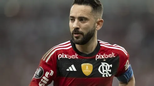 RJ - RIO DE JANEIRO - 08/06/2023 - LIBERTADORES 2023, FLAMENGO X RACING - Everton Ribeiro jogador do Flamengo durante partida contra o Racing no estadio Maracana pelo campeonato Libertadores 2023. Foto: Jorge Rodrigues/AGIF