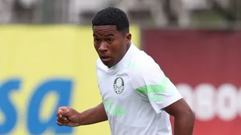 Foto: Cesar Greco/Palmeiras - Endrick durante treinamento