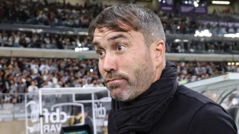 MG - BELO HORIZONTE - 17/05/2023 - COPA DO BRASIL 2023, ATLETICO-MG X CORINTHIANS - Eduardo Coudet tecnico do Atletico-MG durante partida contra o Corinthians no estadio Mineirao pelo campeonato Copa do Brasil 2023. Foto: Gilson Junio/AGIF