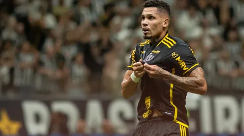 Foto: Fernando Moreno/AGIF- Paulinho tem boas parcerias no ataque