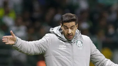 SAO PAULO, BRAZIL - SEPTEMBER 15: Abel Ferreira coach of Palmeiras gestures during a match between Palmeiras and Goias as part of Brasileirao 2023 at Allianz Parque on September 15, 2023 in Sao Paulo, Brazil. (Photo by Miguel Schincariol/Getty Images)