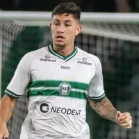 Parça\' de Dombroski tem momento EXPOSTO no Coritiba e torcida QUEBRA O PAU na web