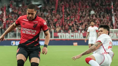 Foto: Robson Mafra/AGIF - Nico Hernández e Vitor Roque