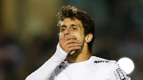 Photo by Alexandre Schneider/Getty Images - Rodrigo Caio decide sobre o São Paulo