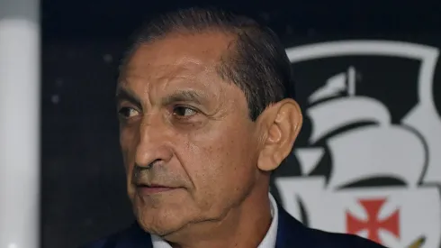 RJ – RIO DE JANEIRO – 21/09/2023 – BRASILEIRO A 2023, VASCO X CORITIBA – Ramon Dias tecnico do Vasco durante partida contra o Coritiba no estadio Sao Januario pelo campeonato Brasileiro A 2023. Foto: Thiago Ribeiro/AGIF