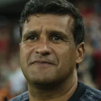 Com 4 desfalques e 1 dúvida, Wesley Carvalho vai mexer no Athletico contra Coritiba