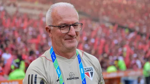 Foto: Thiago Ribeiro/AGIF - Dorival Junior tecnico do Sao Paulo durante partida contra o Flamengo no estadio Maracana pelo campeonato Copa do Brasil 2023.