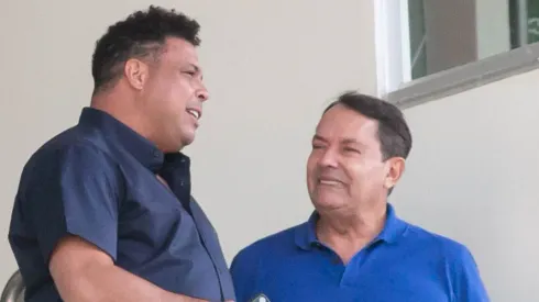 MG - BELO HORIZONTE - 06/05/2023 - BRASILEIRO A 2023, CRUZEIRO X SANTOS - Ronaldo e Pedro Lourenco antes da partida entre Cruzeiro e Santos no estadio Independencia pelo campeonato BRASILEIRO A 2023. Foto: Fernando Moreno/AGIF