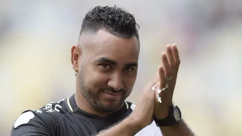 RJ - RIO DE JANEIRO - 20/08/2023 - BRASILEIRO A 2023, VASCO X ATLETICO-MG - Dimitry Payet jogador do Vasco apresentado a torcida antes da partida contra o Atletico-MG no estadio Maracana pelo campeonato Brasileiro A 2023. Foto: Alexandre Loureiro/AGIF
