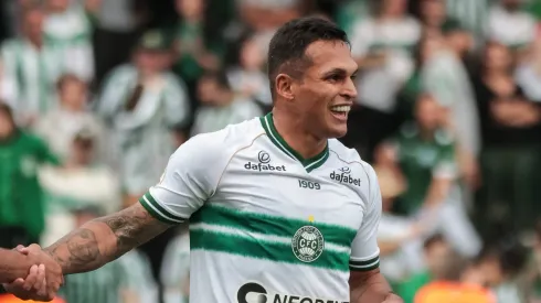 Robson durante jogo diante do Flamengo