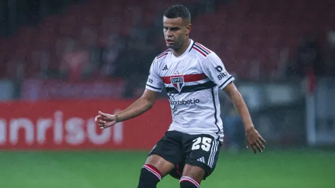 Jogador falou publicamente sobre o momento vivido entre o final de 2022 e o início de 2023, em que chegou a pensar em deixar o futebol. Foto: Maxi Franzoi/AGIF