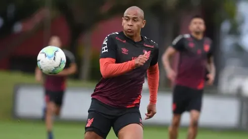 Walter na época do Furacão(Foto: divulgação Athletico)