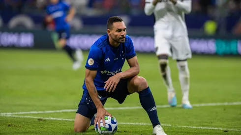 MG - BELO HORIZONTE - 06/08/2023 - BRASILEIRO A 2023, CRUZEIRO X BOTAFOGO - Gilberto jogador do Cruzeiro lamenta chance perdida durante partida contra o Botafogo no estadio Mineirao pelo campeonato Brasileiro A 2023. Foto: Alessandra Torres/AGIF