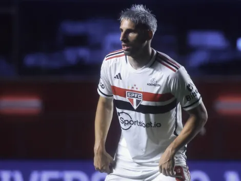 Calleri DETONA o Corinthians em cinco minutos e faz alegria da torcida do São Paulo no 1º tempo
