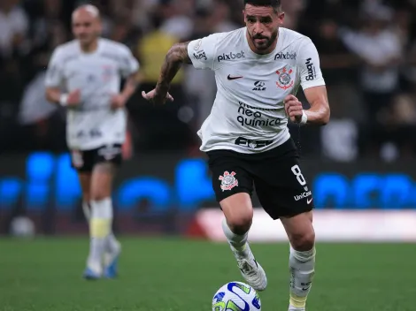 RENOVAÇÃO de Renato Augusto no Corinthians divide opiniões da torcida