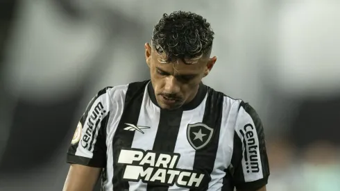 RJ - RIO DE JANEIRO - 02/10/2023 - BRASILEIRO A 2023, BOTAFOGO X GOIAS - Tiquinho Soares jogador do Botafogo durante partida contra o Goias no estadio Engenhao pelo campeonato Brasileiro A 2023. Foto: Jorge Rodrigues/AGIF