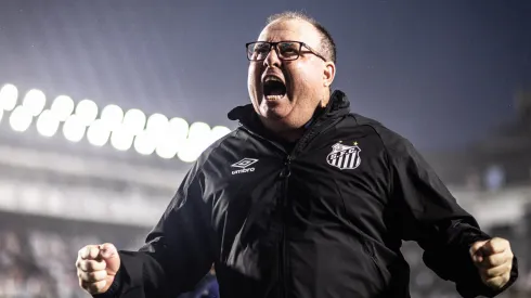 Foto: Raul Baretta/Santos FC - Peixe venceu duas seguidas e saiu do Z-4