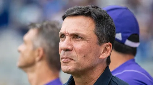 Foto: Fernando Moreno/AGIF - Ze Ricardo tecnico do Cruzeiro durante partida contra o America-MG no estadio Mineirao pelo campeonato Brasileiro A 2023.