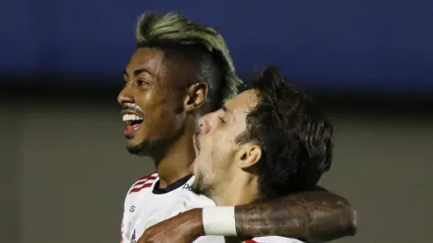 Foto: Heber Gomes/AGIF - Bruno Henrique e Rodrigo Caio