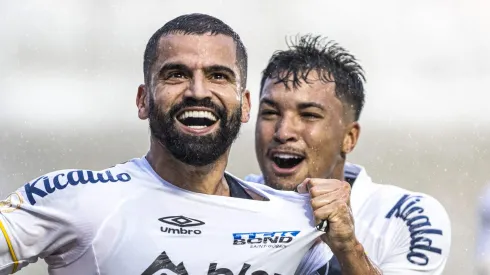 Foto: Abner Dourado/AGIF - Tomás Rincón e Marcos Leonardo deverão ser titulares