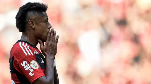 RJ - RIO DE JANEIRO - 30/09/2023 - BRASILEIRO A 2023, FLAMENGO X BAHIA - Bruno Henrique jogador do Flamengo lamenta durante partida contra o Bahia no estadio Maracana pelo campeonato Brasileiro A 2023. Foto: Thiago Ribeiro/AGIF