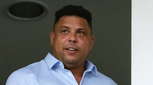 Foto: Fernando Moreno/AGIF - Ronaldo Fenomeno antes da partida contra o URT no estadio Independencia pelo campeonato Mineiro 2022.