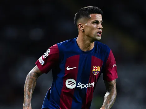 Cancelo se irrita com torcedores do Barcelona e vídeo circula