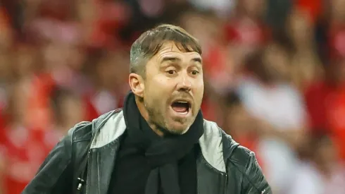 RS – PORTO ALEGRE – 04/10/2023 – LIBERTADORES 2023, INTERNACIONAL X FLUMINENSE – Eduardo Coudet jogador do Internacional durante partida contra o Fluminense no estadio Beira-Rio pelo campeonato Libertadores 2023. Foto: Luiz Erbes/AGIF