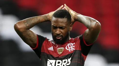 Gerson em ação pelo Flamengo. (Foto: by Silvia Izquierdo-Pool/Getty Images)