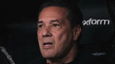 Foto: Ettore Chiereguini/AGIF – Luxa foi muito criticado por torcedores no final de sua terceira passagem pelo Corinthians