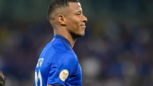 MG – BELO HORIZONTE – 06/08/2023 – BRASILEIRO A 2023, CRUZEIRO X BOTAFOGO – Arthur Gomes jogador do Cruzeiro durante partida contra o Botafogo no estadio Mineirao pelo campeonato Brasileiro A 2023. Foto: Alessandra Torres/AGIF