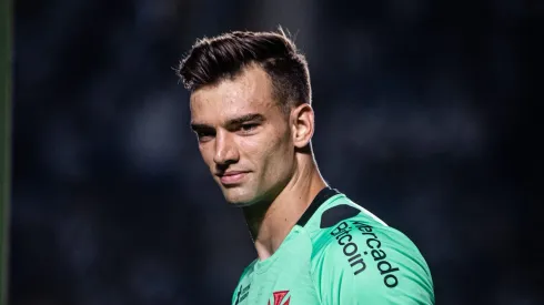 Foto: Divulgação Flickr Vasco/Leandro Amorim - Léo Jardim recebe notícia do Vasco