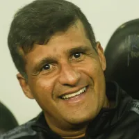 Wesley Carvalho é avisado sobre notícia de ÚLTIMA HORA no Athletico