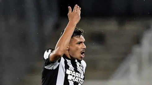 Foto: Thiago Ribeiro/AGIF - Tiquinho Soares marca no Botafogo