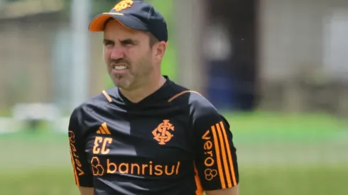 Foto: Ricardo Duarte/Internacional/Divulgação - Coudet: técnico pode ter problemas no próximo jogo