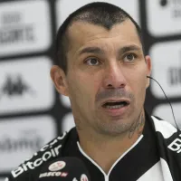 Problema de Medel ganha novo cenário e Vasco é avisado