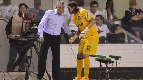 Tite e Cássio do Corinthians durante partida contra o Santos pelo Campeonato Brasileiro A 2015 na Vila Belmiro. Foto: Mauro Horita/AGIF