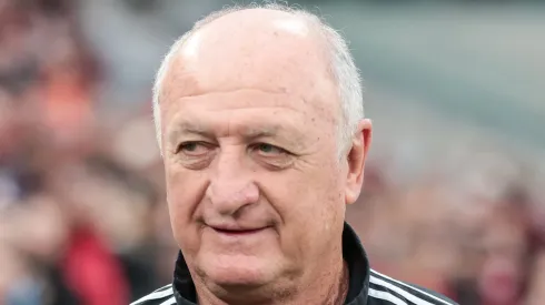 PR - CURITIBA - 02/09/2023 - BRASILEIRO A 2023, ATHLETICO-PR X ATLETICO-MG - Luiz Felipe Scolari, Felipao, tecnico do Atletico-MG durante partida contra o Athletico-PR no estadio Arena da Baixada pelo campeonato Brasileiro A 2023. Foto: Robson Mafra/AGIF