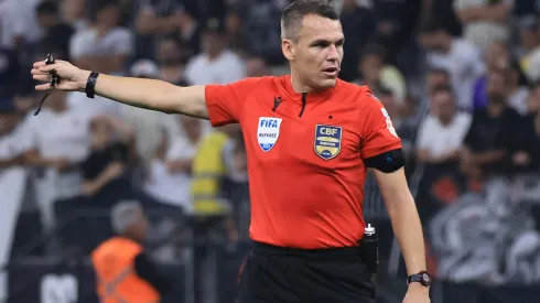 Foto: Marcello Zambrana/AGIF - Zanovelli vai apitar o jogo do Santos